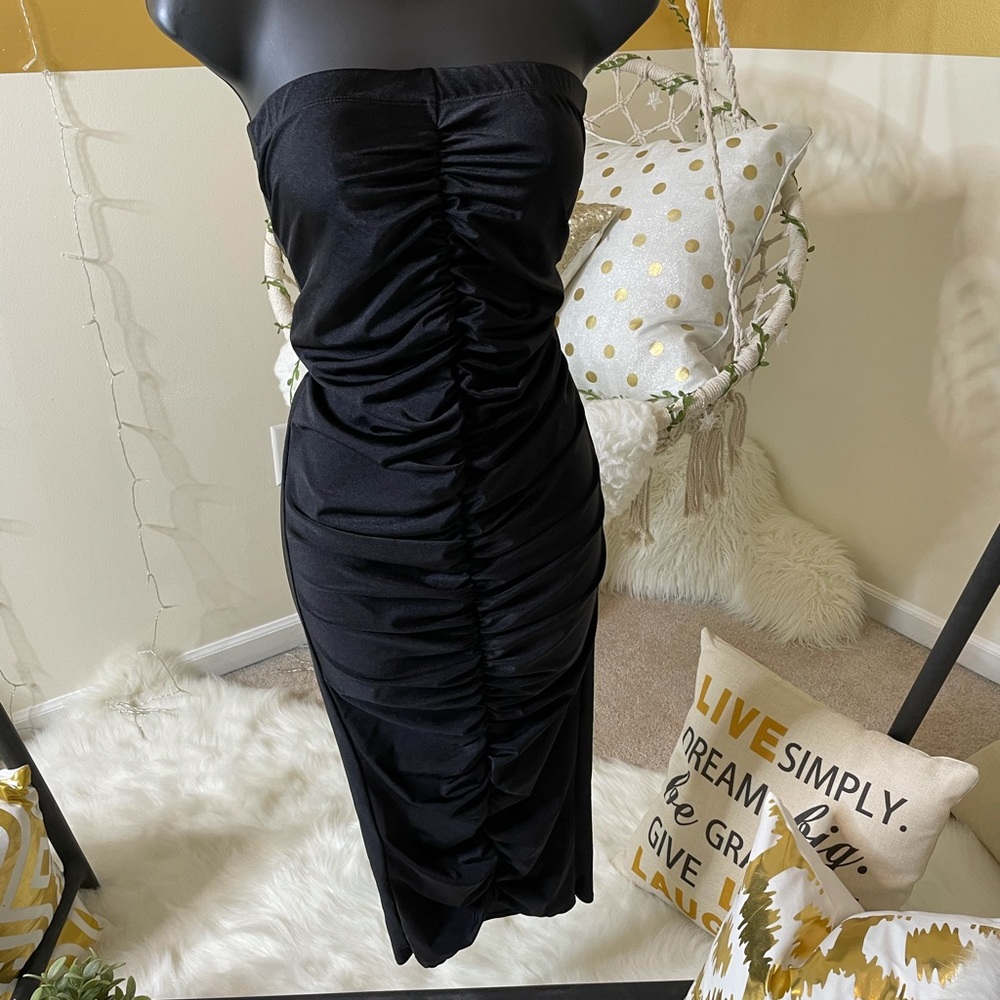 Fashion Nova Black Strapless Ruched Bodycon Dress